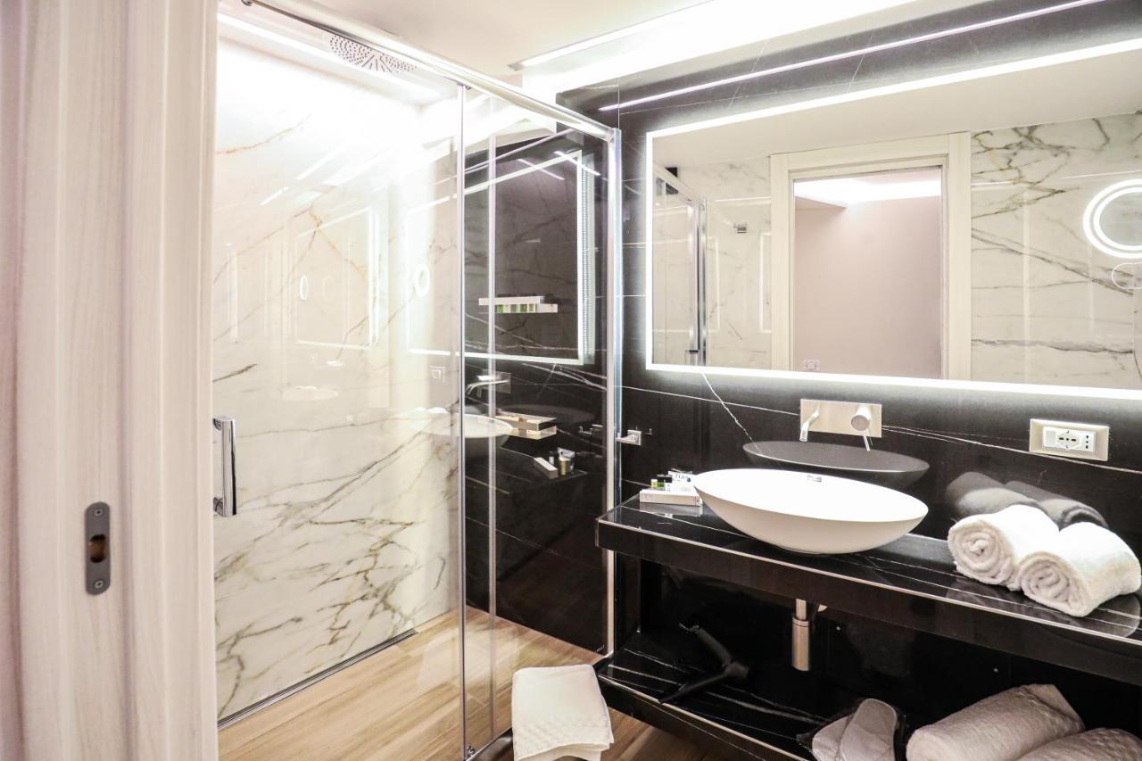 Municipio Luxury Suite Naples Exterior photo