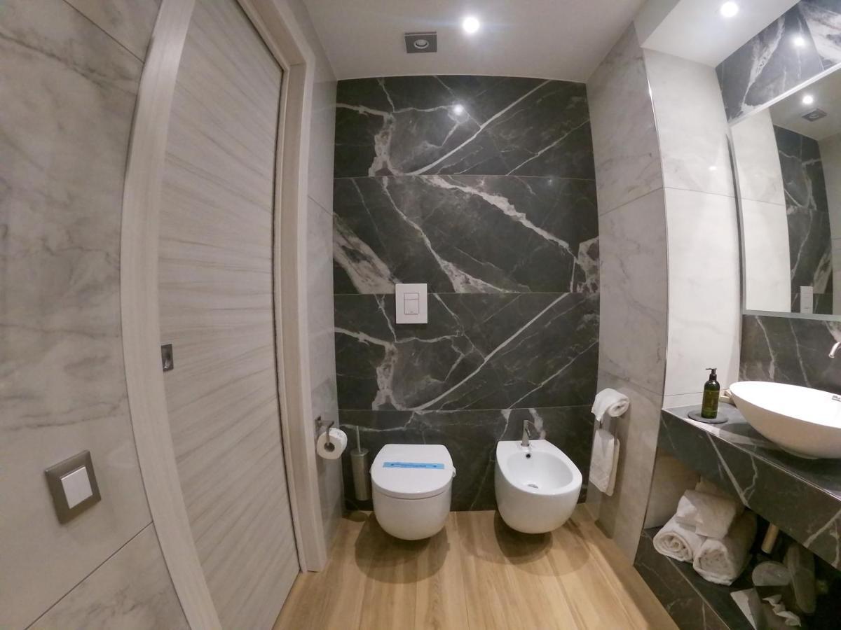 Municipio Luxury Suite Naples Exterior photo
